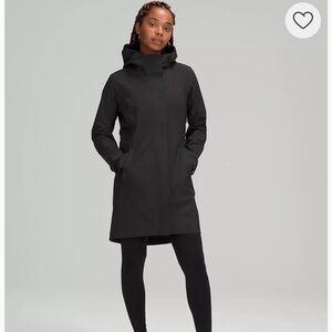 Lululemom Rain Rebel Jacket in Black